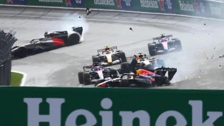 Max Verstappen crashes at Zandvoort