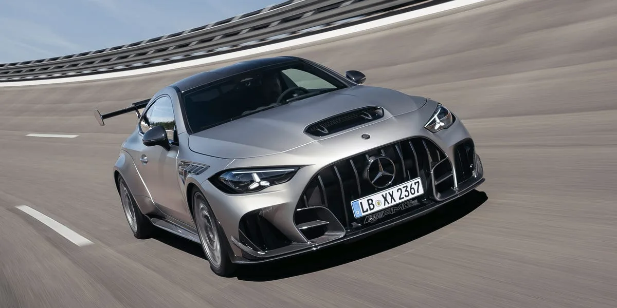 Mercedes-AMG ar CLE 646 atgriež jaudīgo V8 sporta kupeju ēru