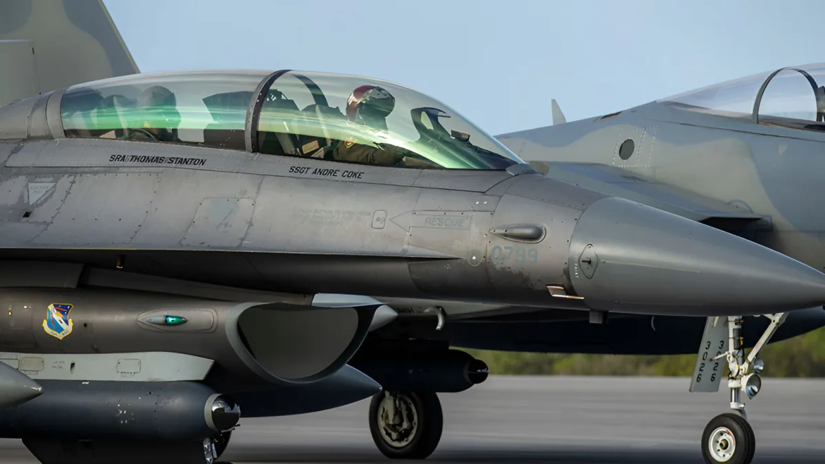 Divi F-16 ar infrasarkano sensoru savienojumu pārbauda ātrāku mērķu noteikšanu