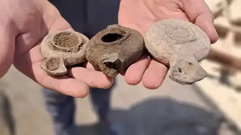 Image 7: A series of artefacts were unearthed which support their theory (Center for the Study of Ancient Judaism & Christian Origins)