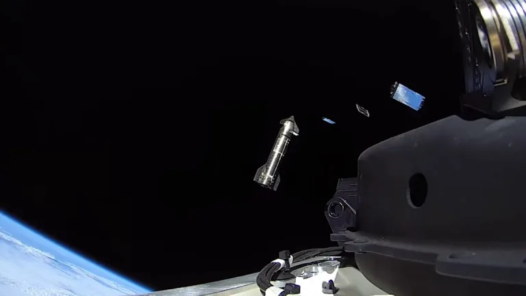 SpaceX aicina satelītu operatorus ciešāk dalīties datos pēc bīstamām pietuvošanās situācijām orbītā