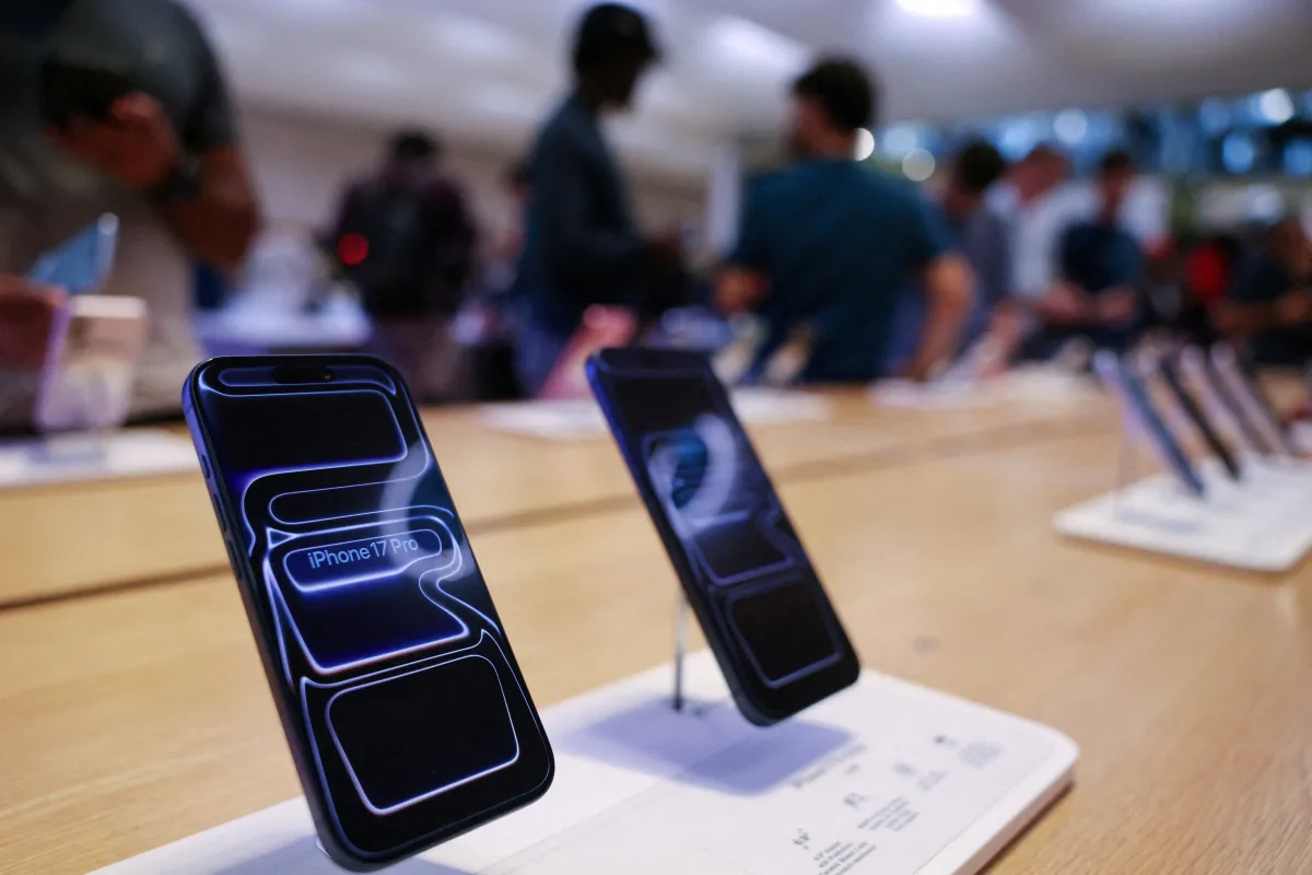 Apple gatavojas atklāt pirmo salokāmo iPhone, taču tā cena var pārsniegt 2000 dolāru