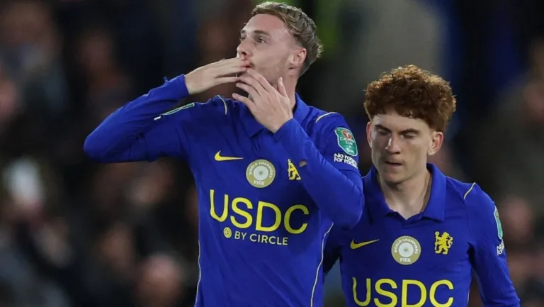 “Chelsea” atspēlējas no 0:2 un deviņu vārtu spēlē iekļūst Līgas kausa nākamajā kārtā