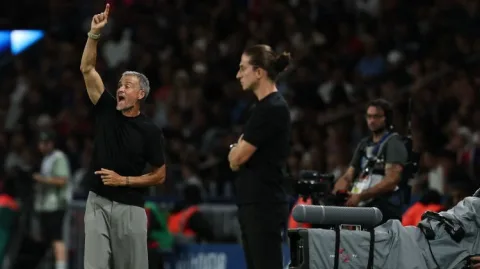 PSG Francijas čempionātā joprojām bez uzvaras, mājās piekāpjoties “Monaco”