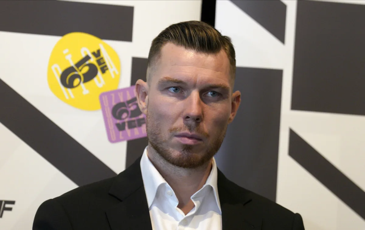 Dairis Bertāns paziņo par basketbolista karjeras beigām