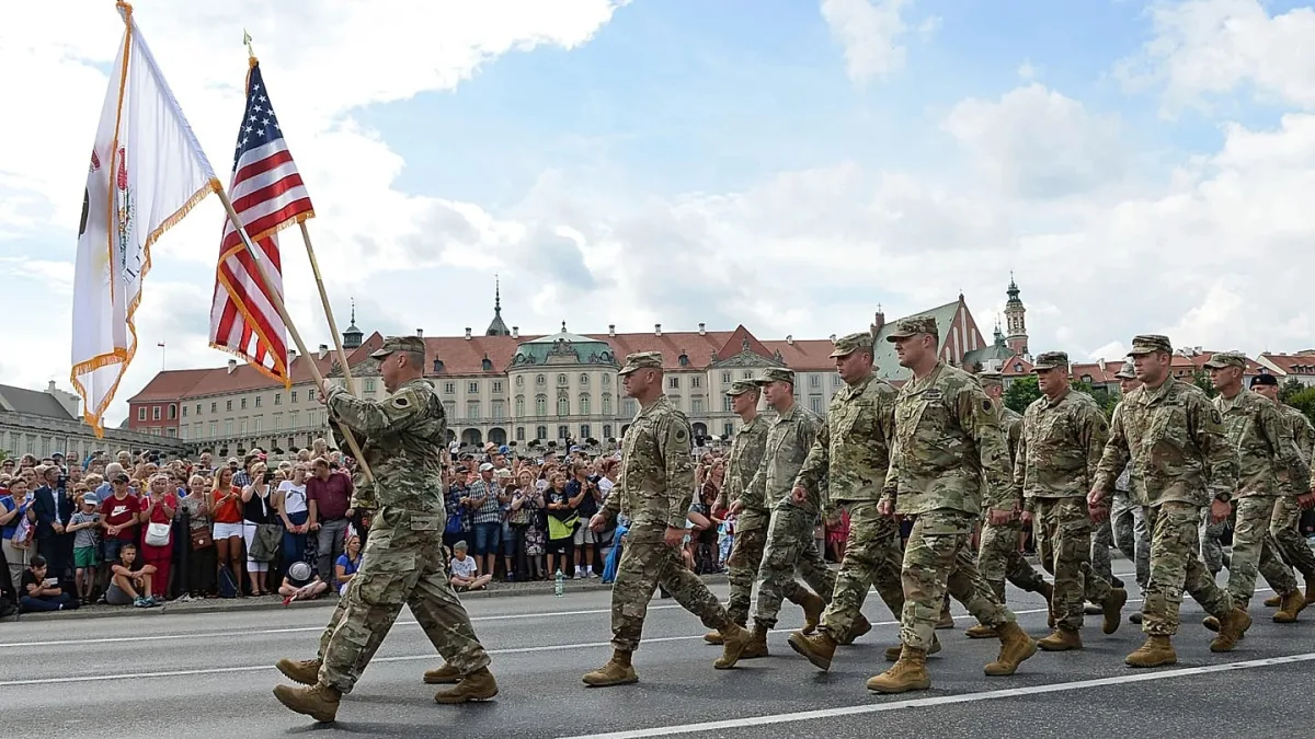 Tramps paziņo par “būtisku progresu” ASV militārās bāzes izveidē Polijā