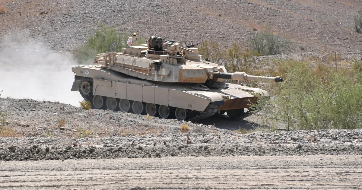 General Dynamics tankos ievieš dabiskās valodas vadību