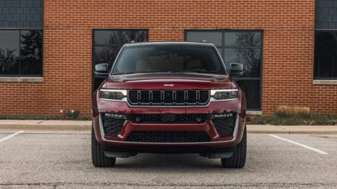 Jeep Grand Cherokee 2028. gadā varētu iegūt Hurricane rindas sešcilindru dzinēju