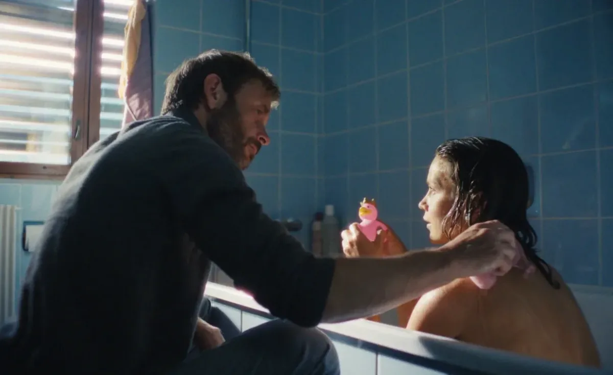 Kadrs no Marlēnes Emīlijas Lingstades filmas "Mīlīgi". Kadrs no Marlēnes Emīlijas Lingstades filmas "Mīlīgi". Foto: Publicitātes foto