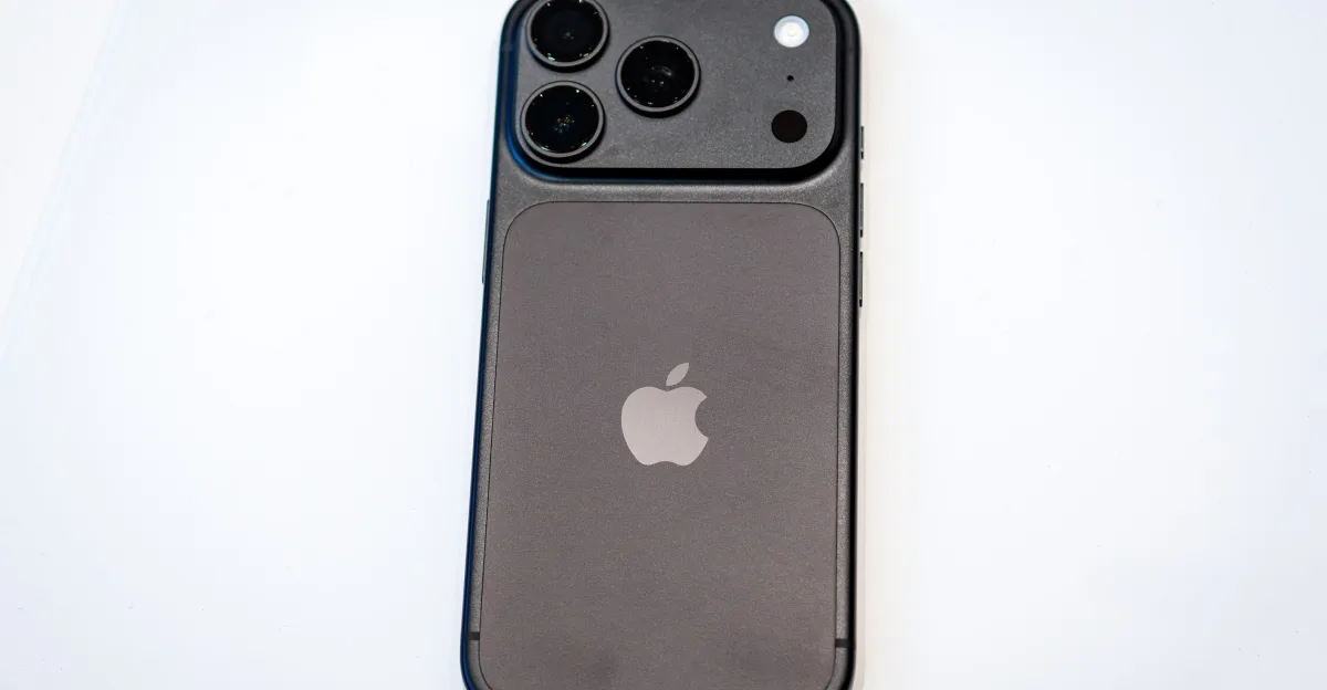 The black iPhone Pro returns