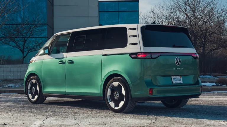 Volkswagen atliek ID.Buzz atgriešanos ASV tirgū līdz 2028. modeļa gadam