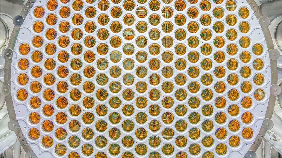 Pazemes detektorā fiksēts signāls, kas varētu būt līdz šim spēcīgākā tumšās matērijas pazīme