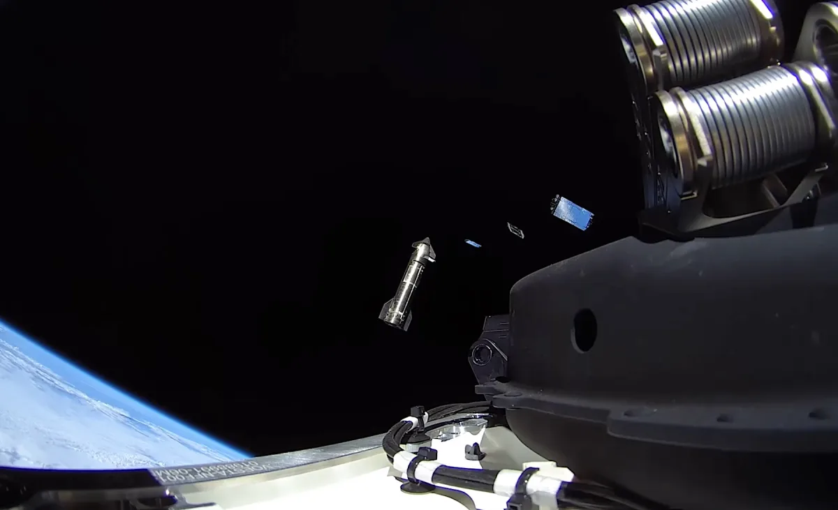 SpaceX aicina satelītu operatorus ciešāk dalīties datos pēc bīstamām pietuvošanās situācijām orbītā