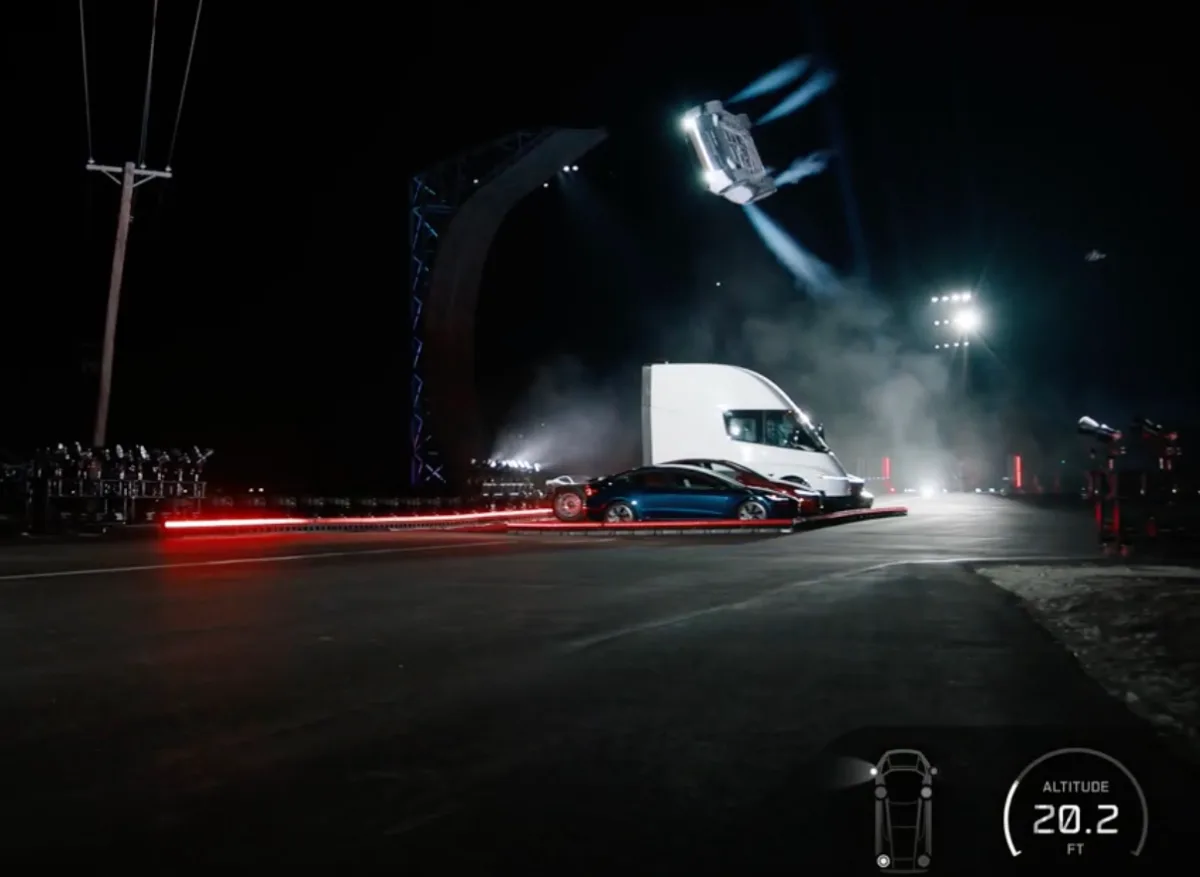 Tesla parādījusi lidojošo Roadster ar SpaceX dzinējiem, piegādes solot 2028. gadā