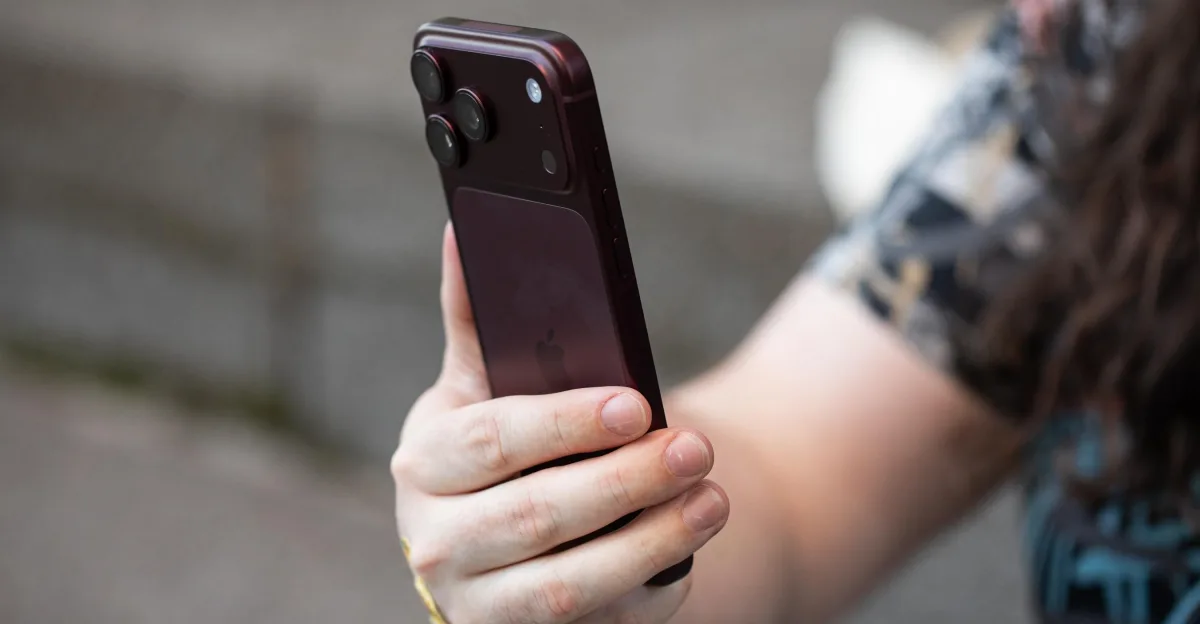 Apple iPhone 18 Pro Max programmatūra ļauj apiet akumulatoru pārvadāšanas ierobežojumus