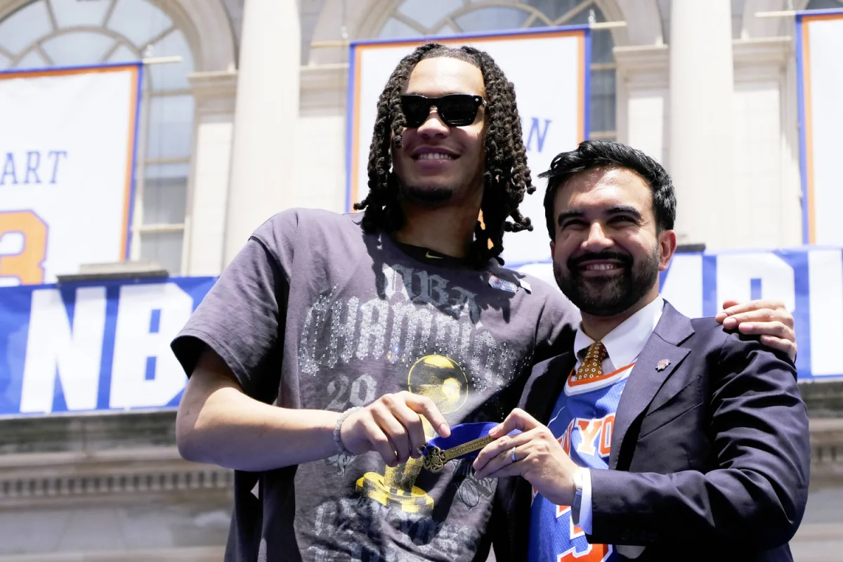“Knicks” apsver Pakoma Dadjē pārdošanu, lai atbrīvotu vietu sastāvā