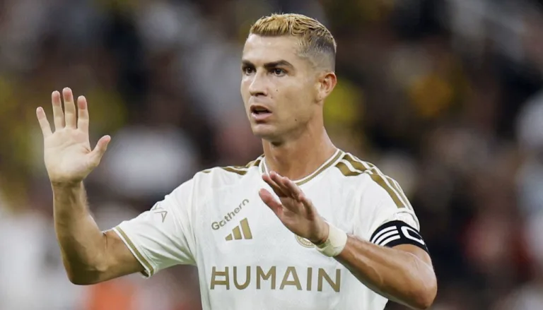 "Al Ittihad" pasmejas par Ronaldu pēc uzvaras pār "Al Nassr": "Šmaucas un tāpat zaudē"