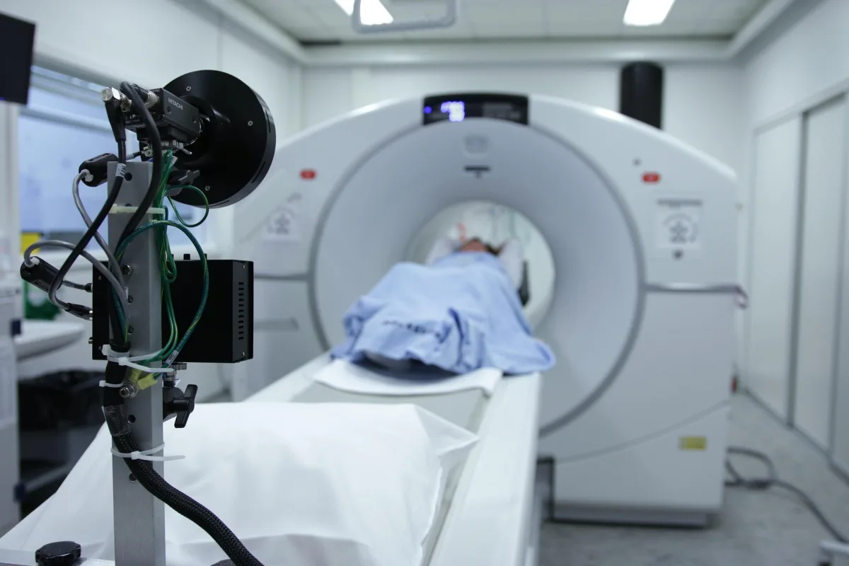 Jaunās paaudzes visa ķermeņa PET/CT skeneris diagnostikas attēlus var iegūt vienā minūtē