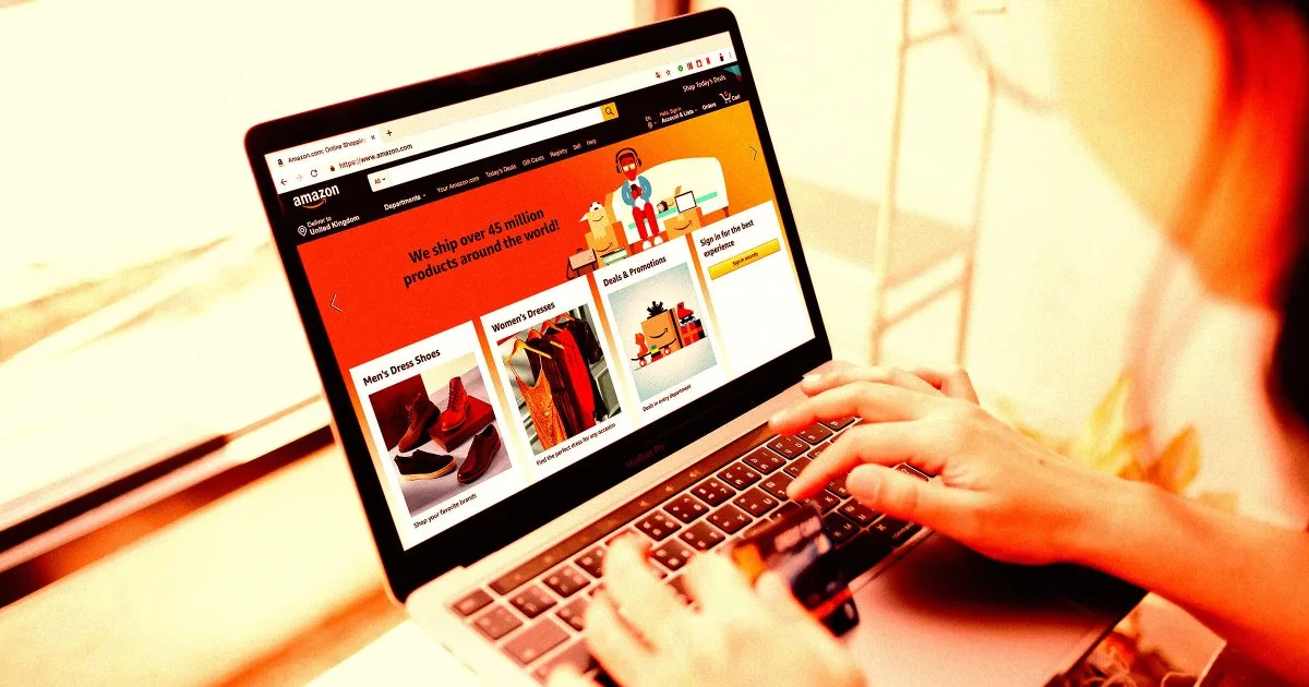 Amazon klientu pirkumi pārvērsti aizvainojošos pieņēmumos: dažiem “nav draugu”, citiem ir “plakani sēžamvieta”