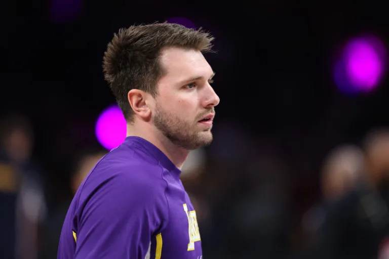 Luka Dončičs 20. septembrī atgriezīsies Losandželosā pirms “Lakers” treniņnometnes