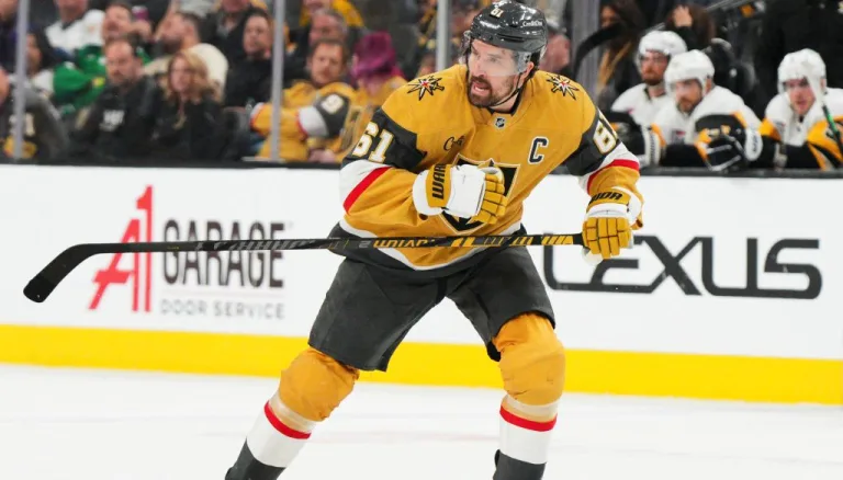 Vegasas “Golden Knights” pagarina līgumu ar kapteini Marku Stounu