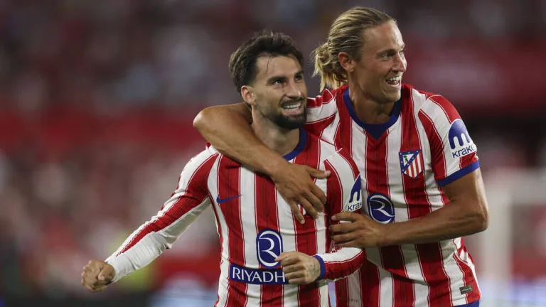 Baena divreiz gūst vārtus, «Atletico» izbraukumā pārliecinoši pieveic «Sevilla»