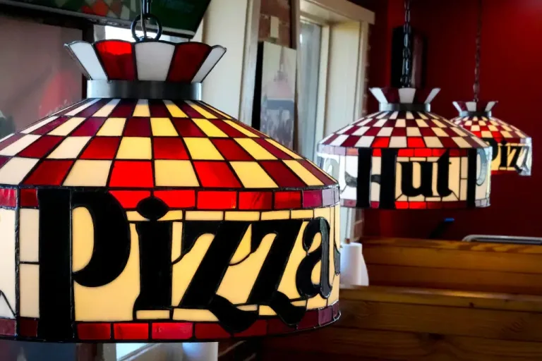 Image 5: According to research, people miss the old retro style 'Huts' (Brett Coomer/Houston Chronicle via Getty Images)