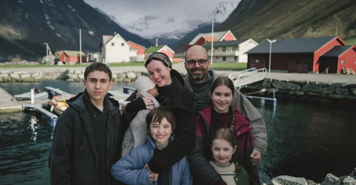 Filmas “Fjord” režisors izvēlas “riskanto moderatora pozīciju”