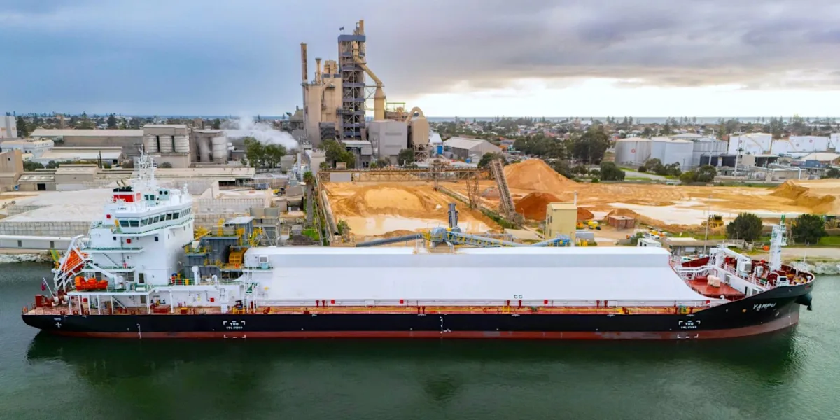 New self-loading tech for bulk cargo vessels cuts freight emissions in HALF