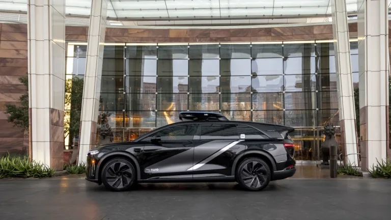 lucid uber nuro robotaxi Lucid Uber Nuro robotaxi
