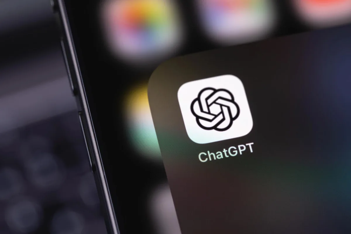 “ChatGPT” veikala nosaukumu sajauc ar narkotikām un atsaka palīdzību