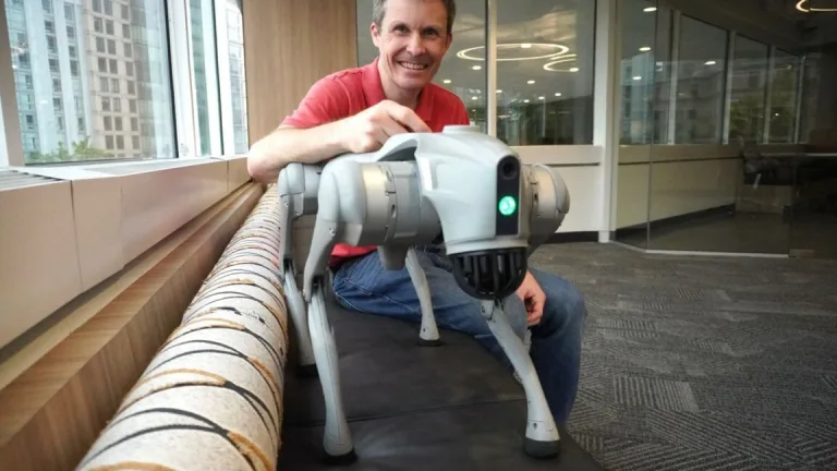 Par 4000 dolāriem iegādāts Ķīnā ražots robot suns atklāj, kāpēc Unitree kļūst par robotikas līderi