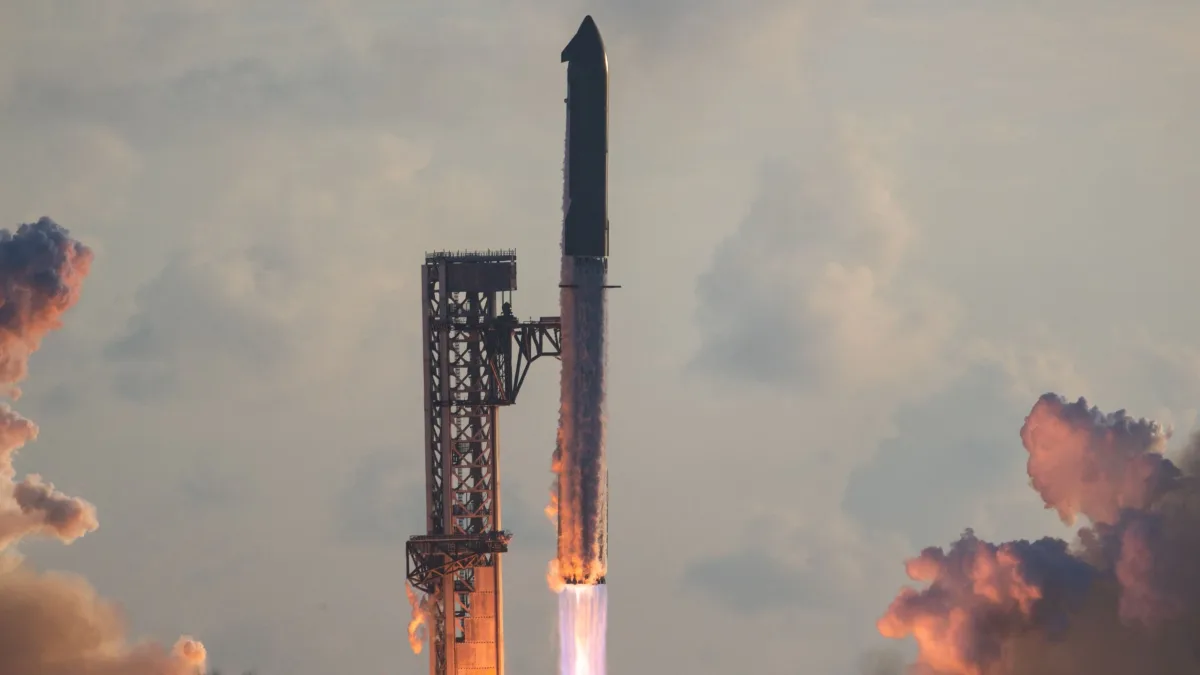 SpaceX Starship pirmoreiz sasniedz orbītu, taču misija beidzas ar sprādzienu