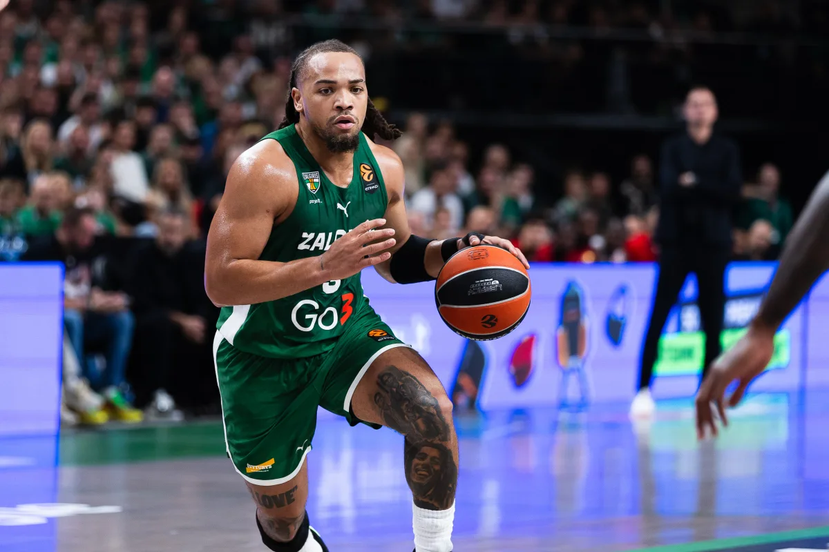 Žalgiris spēlētāju Karsenu Edvardsu Kauņā aiztur par braukšanu reibumā