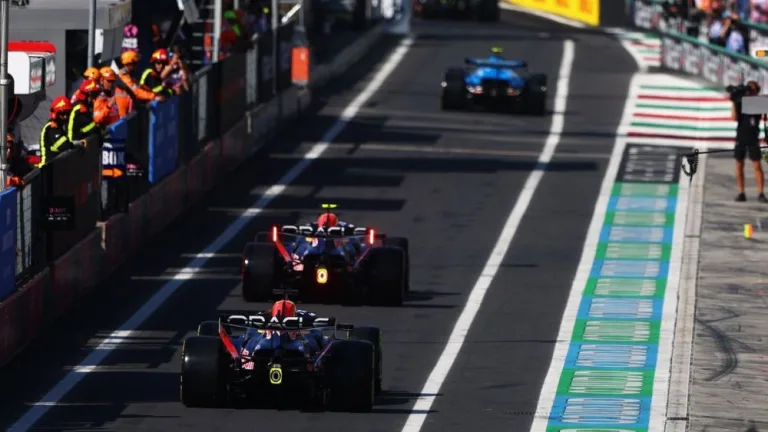 Verstapens kritizē 2026. gada F1 mašīnas: tās esot nedabiskas un pārāk viegli vadāmas