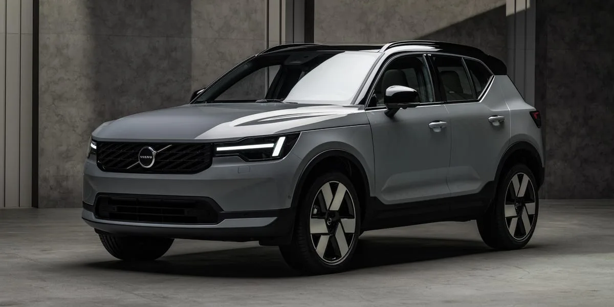2028. gada Volvo XC40 atjaunināts diskrēti, uzlabojot dizainu un tehnoloģijas