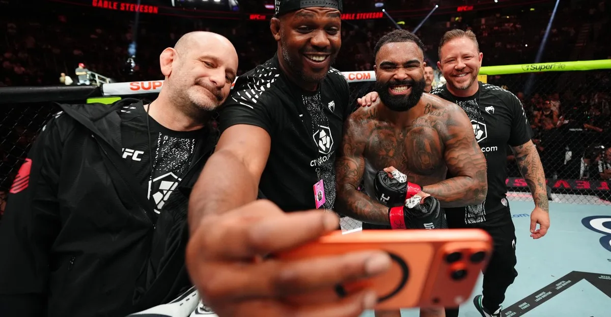 Gable Stevesons: Džons Džonss nopietni apsver atgriešanos UFC