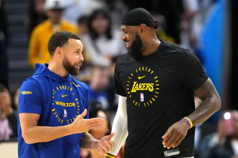 Stefans Karijs apstiprina, ka mēģinājis pierunāt Lebronu Džeimsu pievienoties “Warriors”
