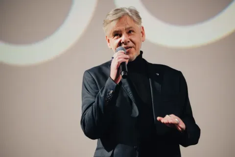 Dž. Dž. Džilindžera melnās komēdijas “Perfektie” pirmizrāde Dž. Dž. Džilindžera melnās komēdijas “Perfektie” pirmizrāde Foto: Justs Kravalis / TVNET GRUPA