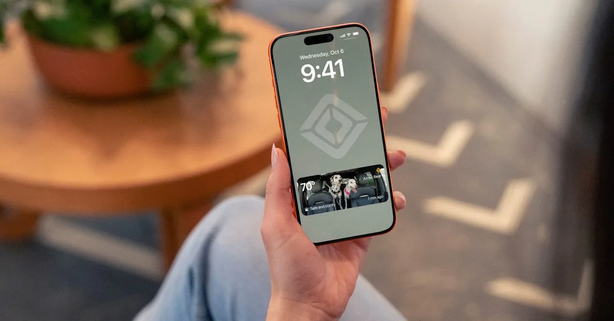 Rivian R2 atjauninājumā iegūst tiešraides Pet Cam un balss asistentu