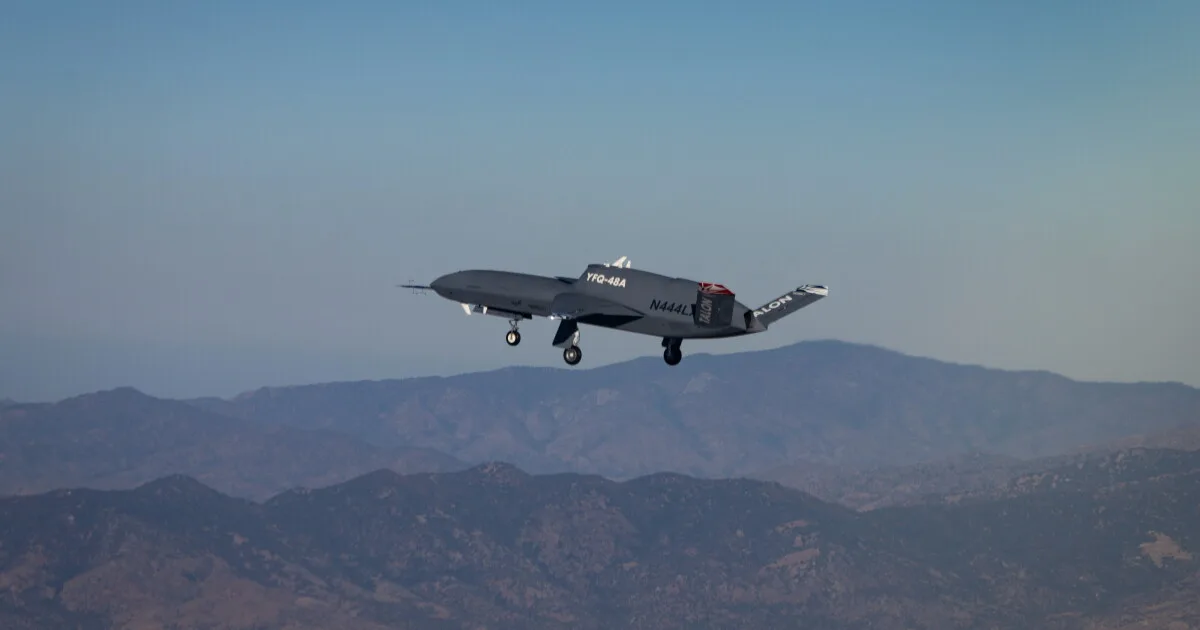 Northrop Grumman autonomais Blue Talon iznīcinātājs pirmajā lidojumā demonstrē zemas cenas un slepenības kombināciju
