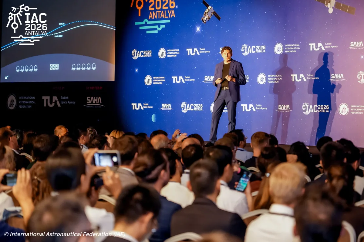 SpaceX aicina satelītu operatorus ciešāk dalīties datos pēc bīstamām pietuvošanās situācijām orbītā