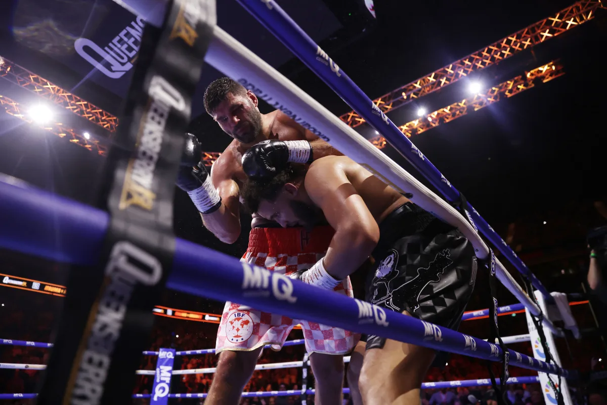 Image 7: Fillip Hrgovic (left) stopped Moses Itauma to win the vacant IBF heavyweight title