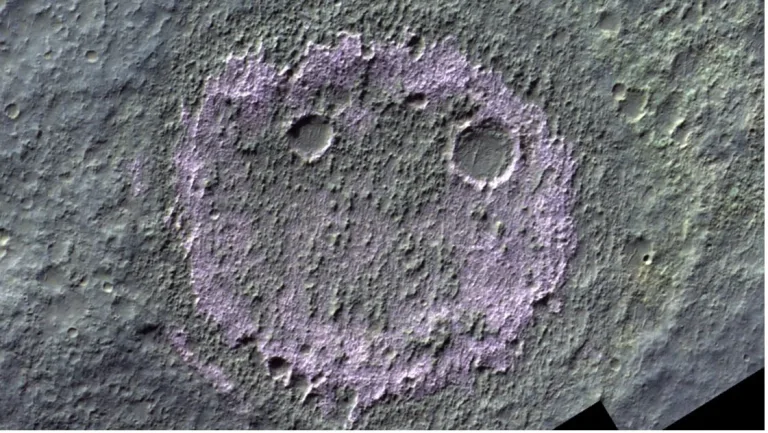 Astronomers Spotted a 'Bear' on Mars (ESA/TGO/CaSSIS)