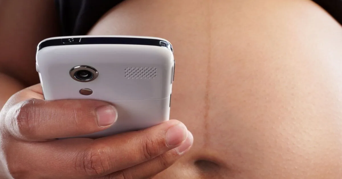 Pētījumu pārskats neizslēdz iespējamu mobilo tālruņu ietekmi uz grūtniecību