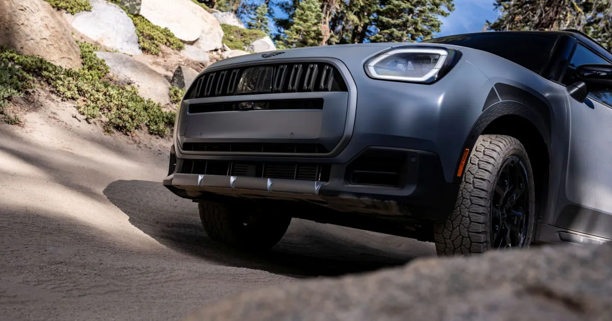 MINI Countryman Untamed mēģina kļūt par īstu piedzīvojumu auto