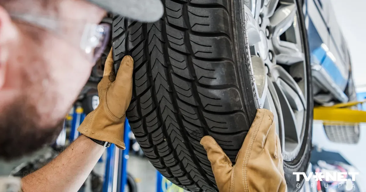 Trešdaļa autovadītāju ziemas riepas nomaina jau oktobrī